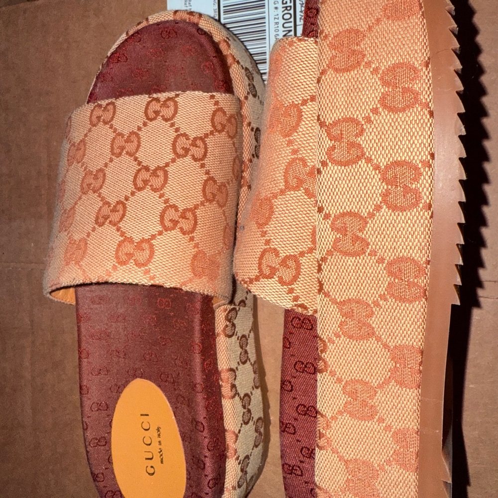 Gucci Beige And Rust Patterned Slides - image 1